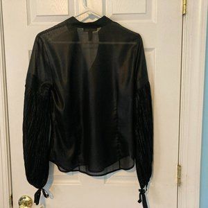 Women's Blouse; Brand Name Ideology; Size Small, Excellent Condition